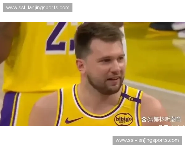 雷迪克试验东契奇无球战术 湖人进攻空间得到改善